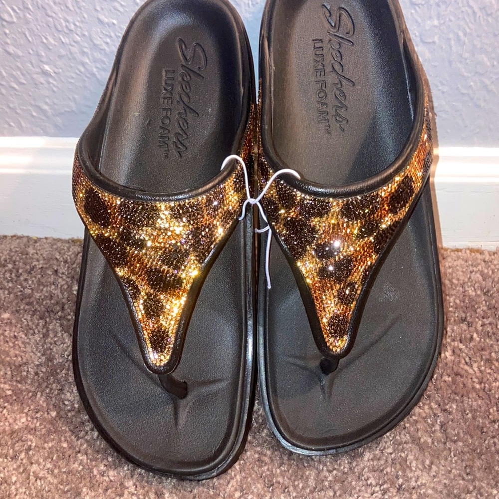 Nwt Sketchers Luxe Foam sz 8 Cali 2.0 Sandals Cheetah rhinestone
